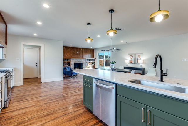 2578 Saint Francis Avenue, Dallas, TX 75228