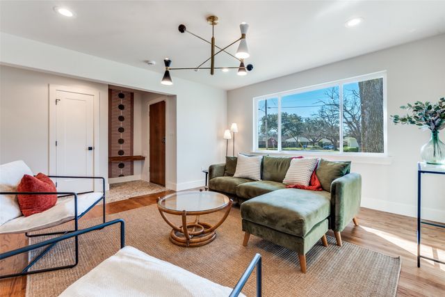 2578 Saint Francis Avenue, Dallas, TX 75228