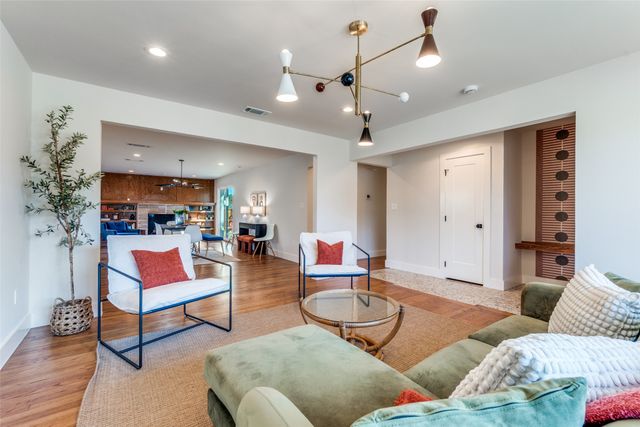 2578 Saint Francis Avenue, Dallas, TX 75228