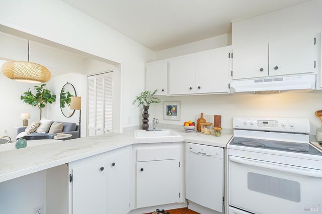 21 Lovejoy Way, Novato, CA 94949