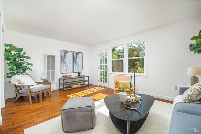 21 Lovejoy Way, Novato, CA 94949