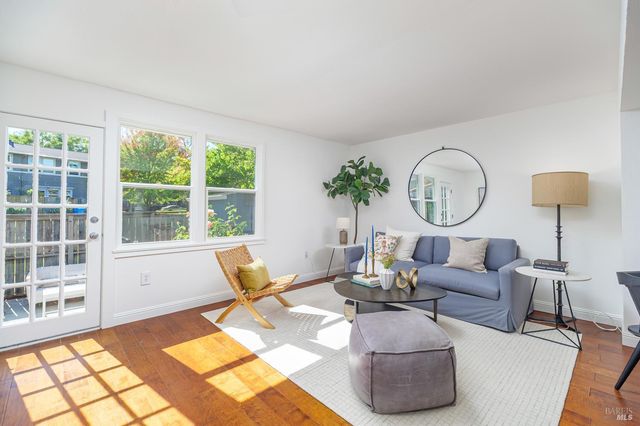 21 Lovejoy Way, Novato, CA 94949
