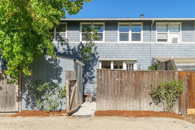 21 Lovejoy Way, Novato, CA 94949