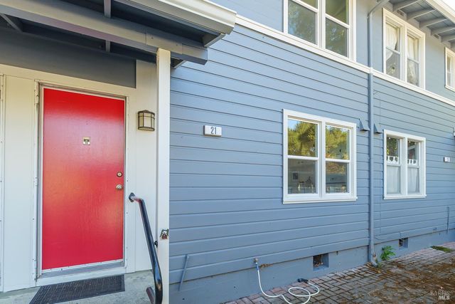 21 Lovejoy Way, Novato, CA 94949