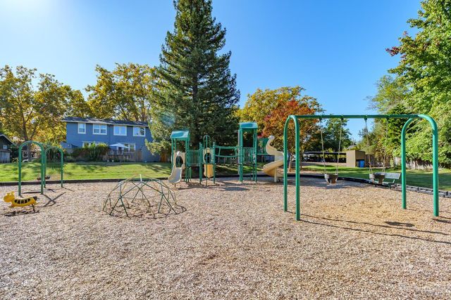 21 Lovejoy Way, Novato, CA 94949