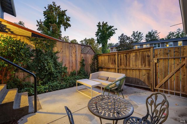 21 Lovejoy Way, Novato, CA 94949
