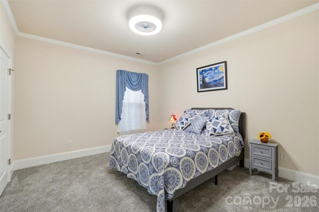 615 Bourton House Drive, Charlotte, NC 28211