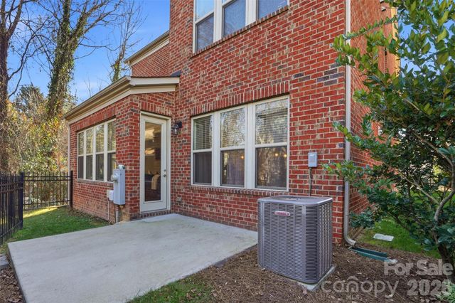 615 Bourton House Drive, Charlotte, NC 28211