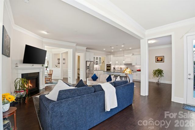 615 Bourton House Drive, Charlotte, NC 28211