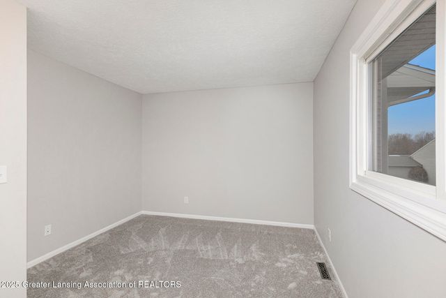 905 Registry Drive, 128, Grand Ledge, MI 48837