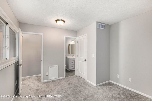 905 Registry Drive, 128, Grand Ledge, MI 48837