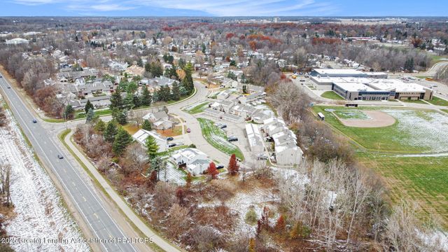 905 Registry Drive, 128, Grand Ledge, MI 48837