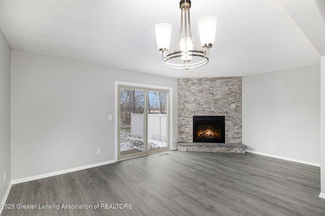 905 Registry Drive, 128, Grand Ledge, MI 48837