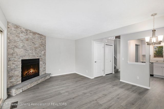 905 Registry Drive, 128, Grand Ledge, MI 48837