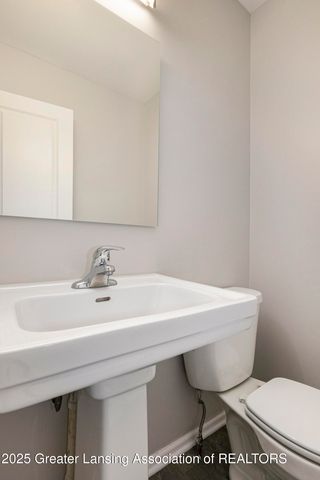 905 Registry Drive, 128, Grand Ledge, MI 48837