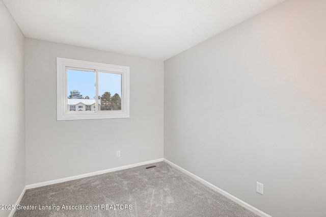 905 Registry Drive, 128, Grand Ledge, MI 48837