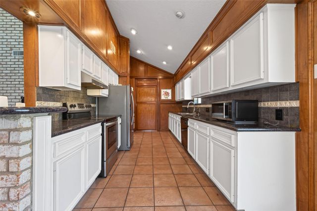 15718 Cascade Point Drive, Houston, TX 77084