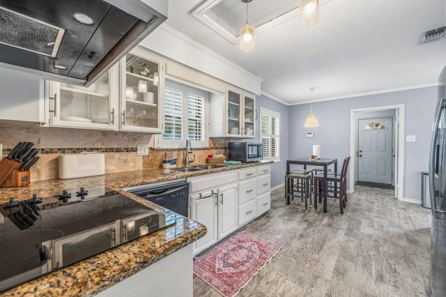 8426 Edgemoor Drive, Houston, TX 77036