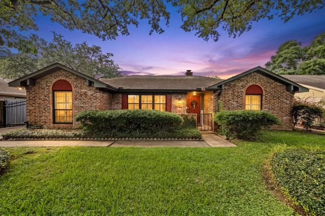 8426 Edgemoor Drive, Houston, TX 77036