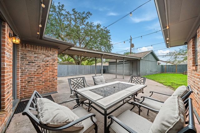 8426 Edgemoor Drive, Houston, TX 77036