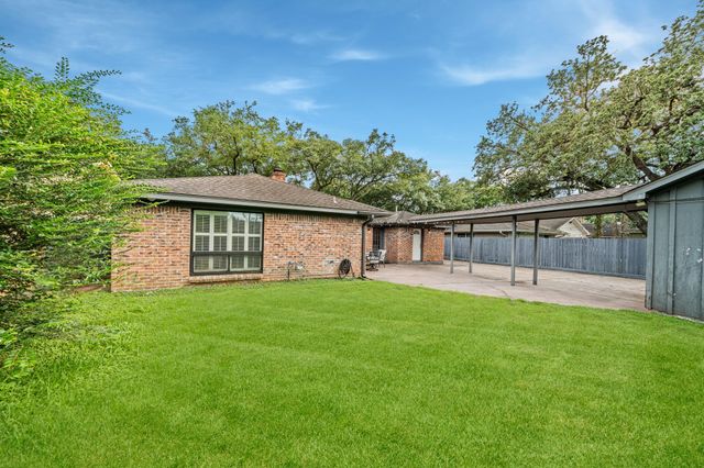 8426 Edgemoor Drive, Houston, TX 77036