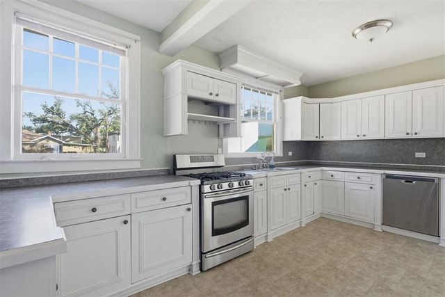 721 Moss Street, Lake Charles, LA 70601