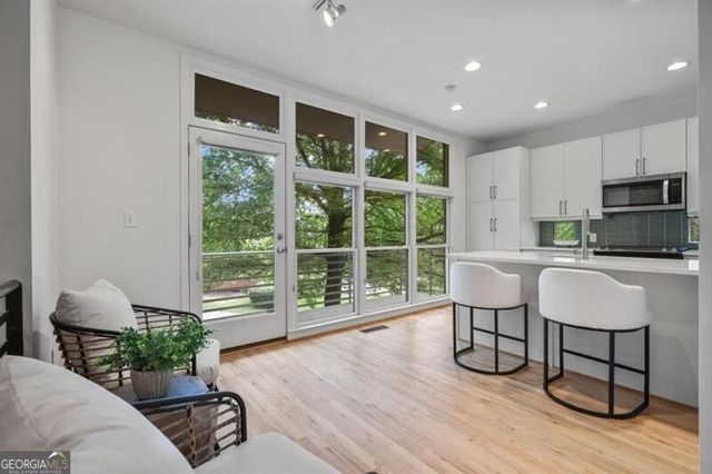 1337 Peachtree View, Brookhaven, GA 30319