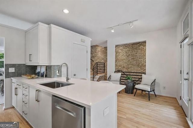 1337 Peachtree View, Brookhaven, GA 30319