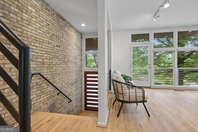 1337 Peachtree View, Brookhaven, GA 30319