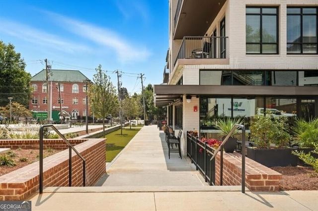 1337 Peachtree View, Brookhaven, GA 30319