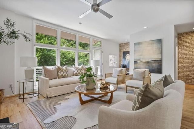 1337 Peachtree View, Brookhaven, GA 30319