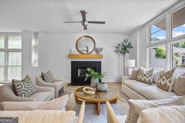 1337 Peachtree View, Brookhaven, GA 30319