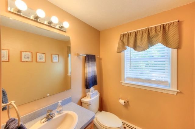 11 Hyland Ave, Leicester, MA 01524