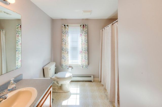 11 Hyland Ave, Leicester, MA 01524