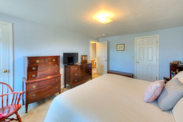 11 Hyland Ave, Leicester, MA 01524