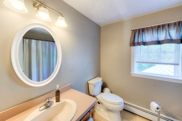 11 Hyland Ave, Leicester, MA 01524