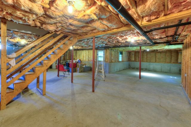 11 Hyland Ave, Leicester, MA 01524