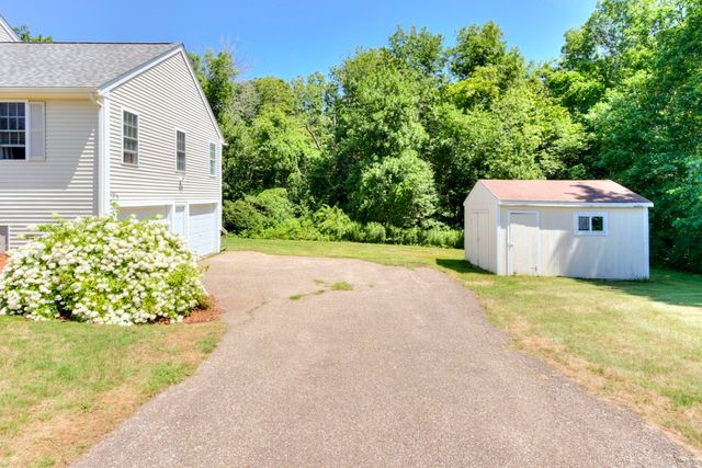 11 Hyland Ave, Leicester, MA 01524