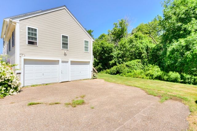 11 Hyland Ave, Leicester, MA 01524