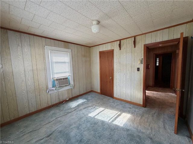 813 W Main Street, Yadkinville, NC 27055