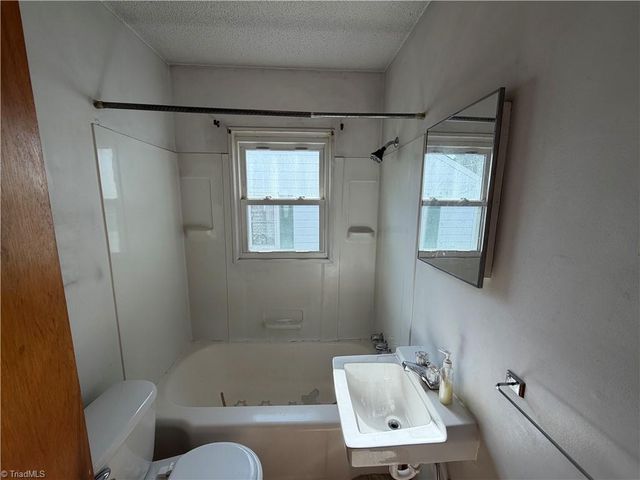 813 W Main Street, Yadkinville, NC 27055