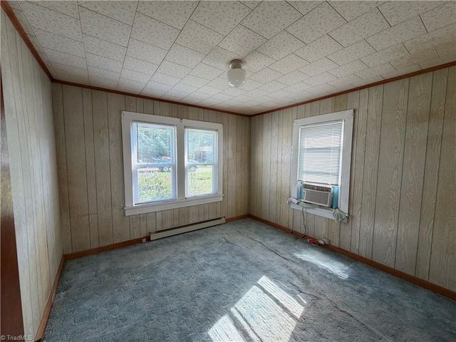 813 W Main Street, Yadkinville, NC 27055