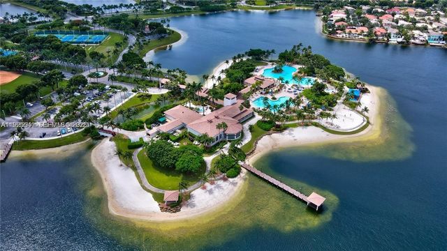 5722 NW 101st Ct, Doral, FL 33178