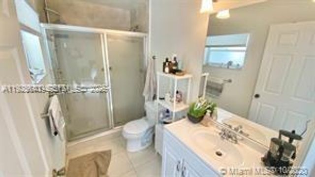 5722 NW 101st Ct, Doral, FL 33178