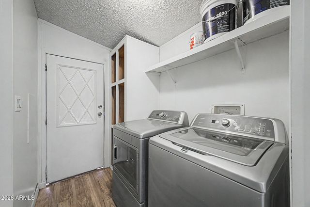 8427 W GLENDALE Avenue 210, Glendale, AZ 85305