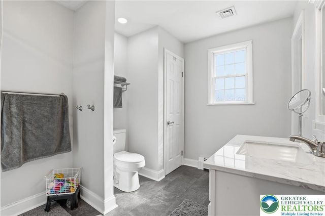 348 Hillcrest Avenue, Lower Nazareth Twp, PA 18064