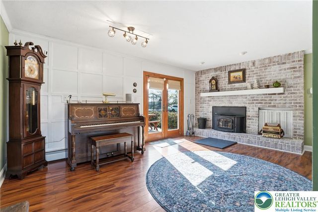348 Hillcrest Avenue, Lower Nazareth Twp, PA 18064
