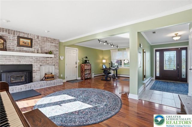 348 Hillcrest Avenue, Lower Nazareth Twp, PA 18064