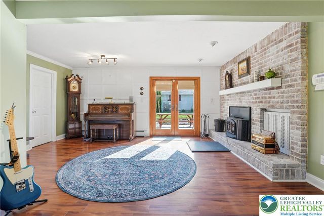 348 Hillcrest Avenue, Lower Nazareth Twp, PA 18064