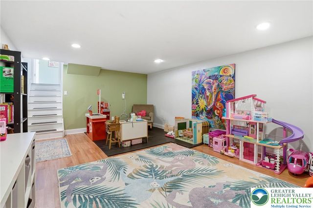 348 Hillcrest Avenue, Lower Nazareth Twp, PA 18064